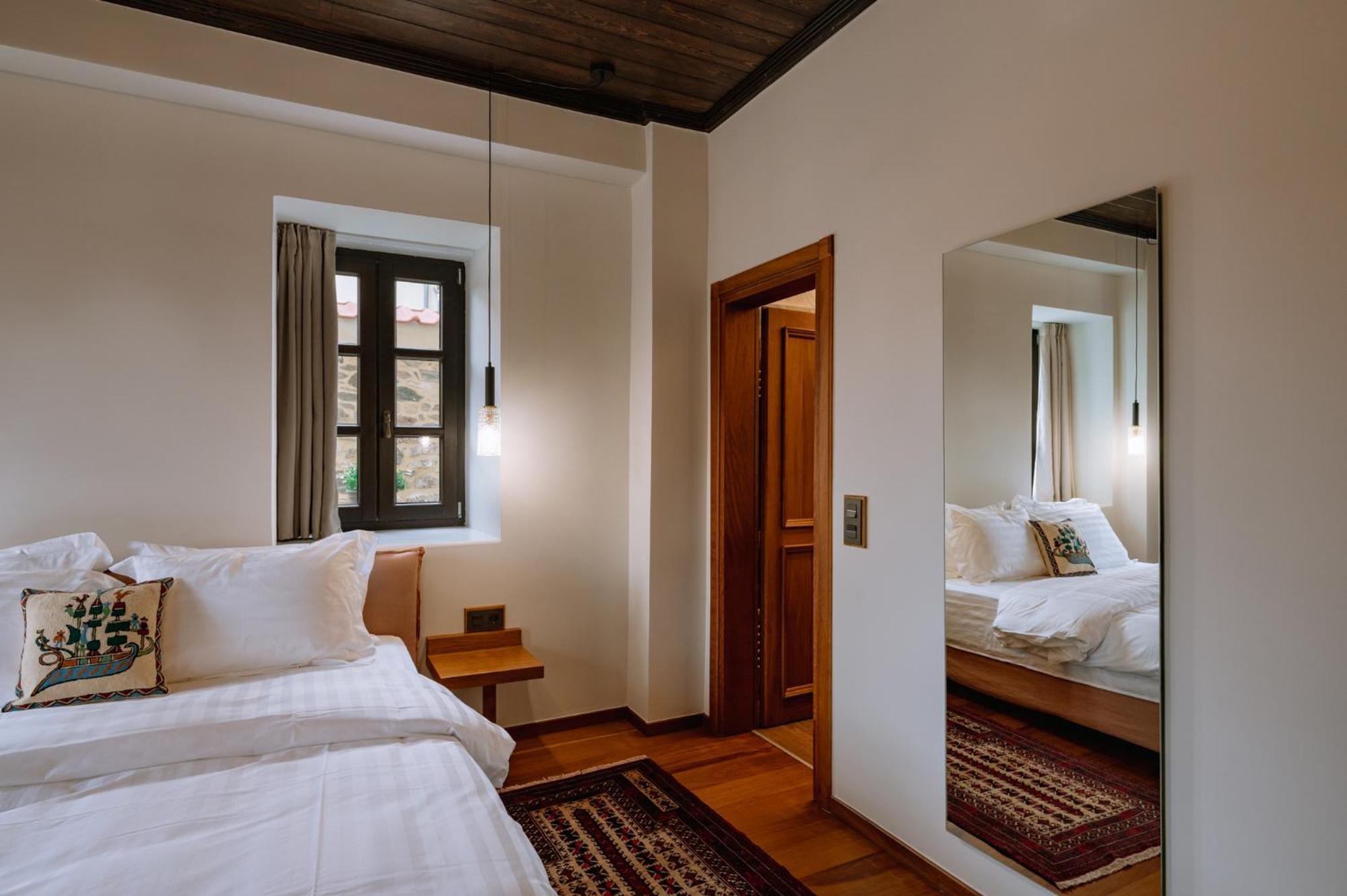 Νysa Hotel Mousthéni Buitenkant foto