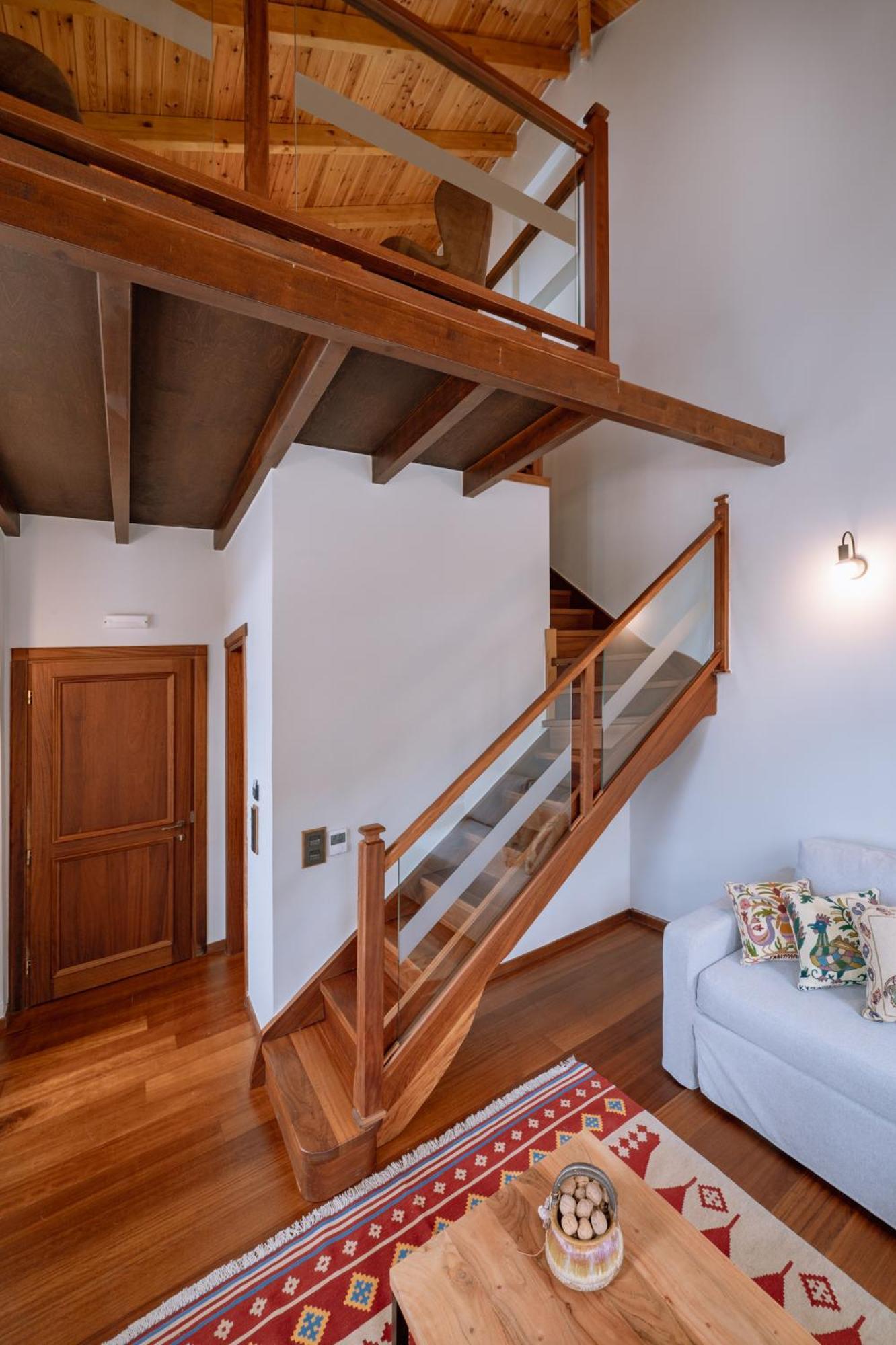 Νysa Hotel Mousthéni Buitenkant foto