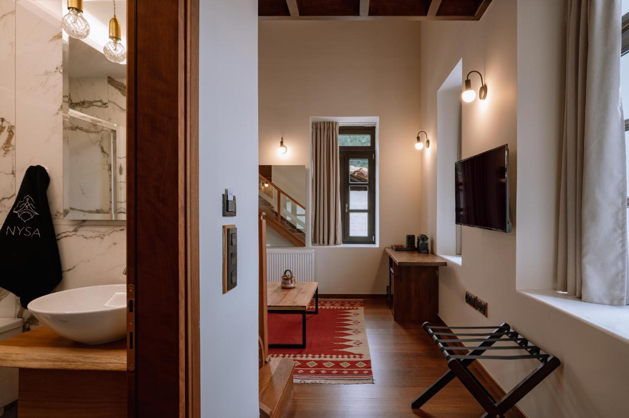 Νysa Hotel Mousthéni Buitenkant foto